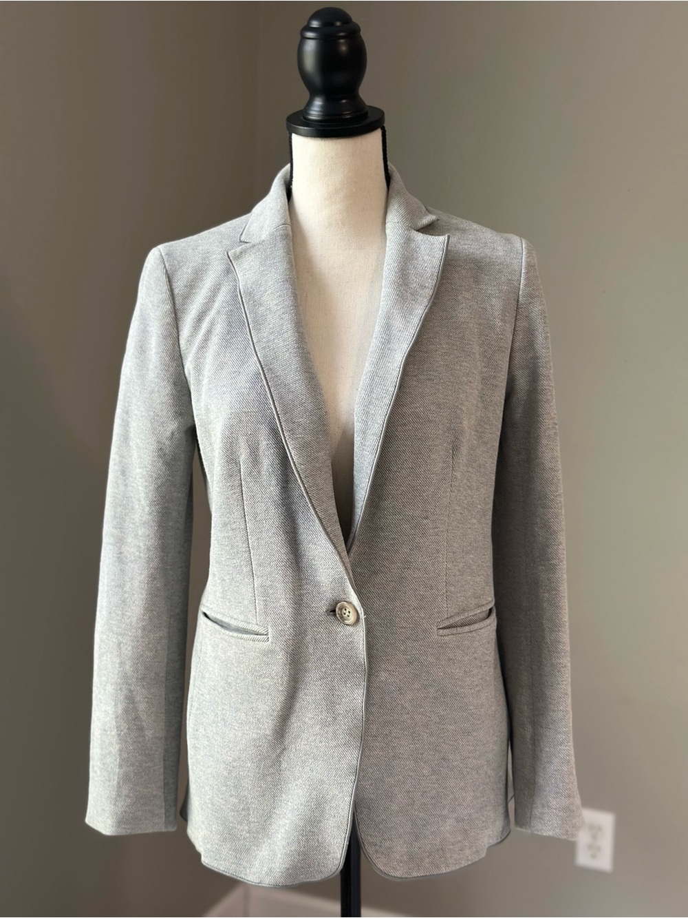 Ann Taylor Academia Preppy Light Gray Single-Button Soft Blazer